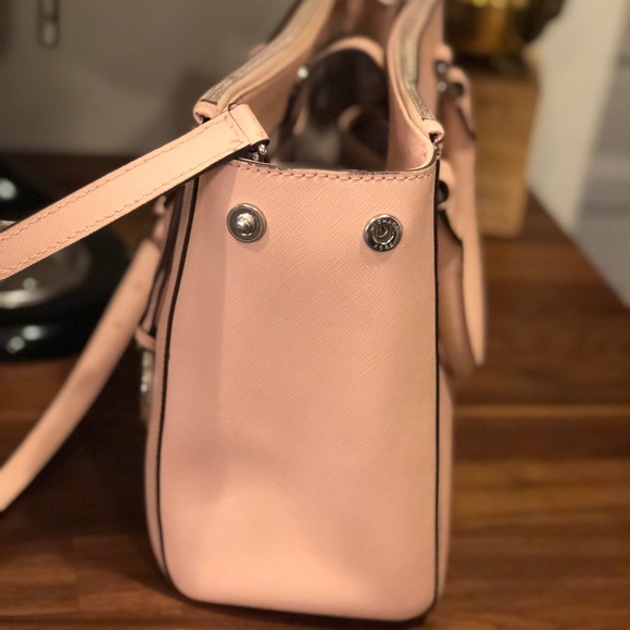 Michael kors purse - Picture 5 of 8